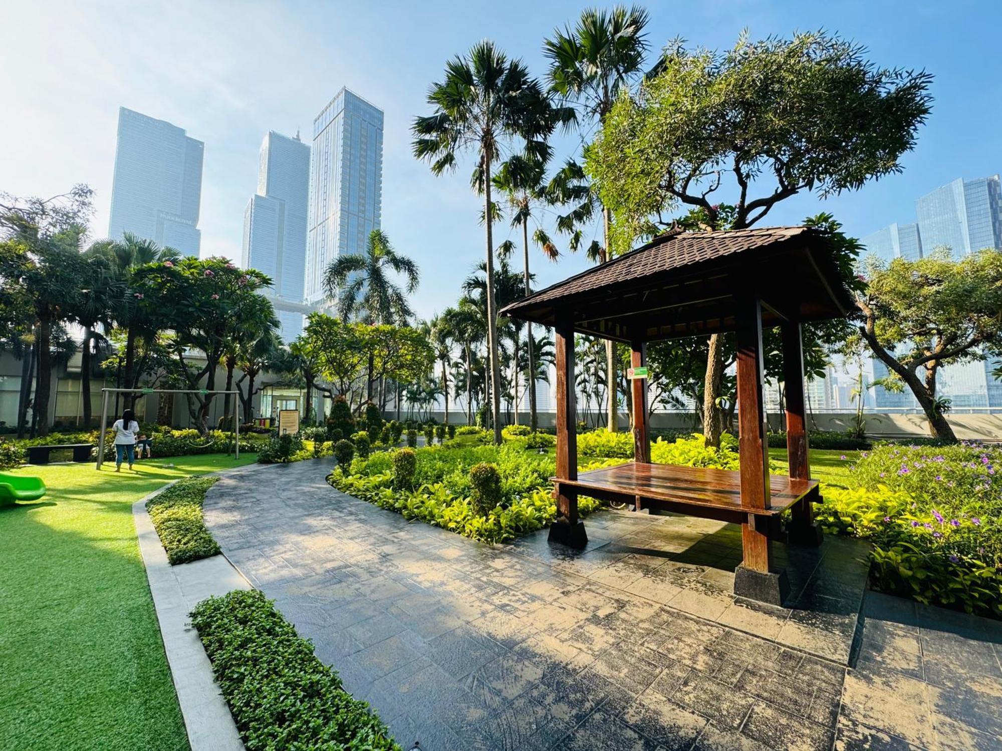 Stunning High Floor Cozy Near Grand Indonesia Apartment Jakarta