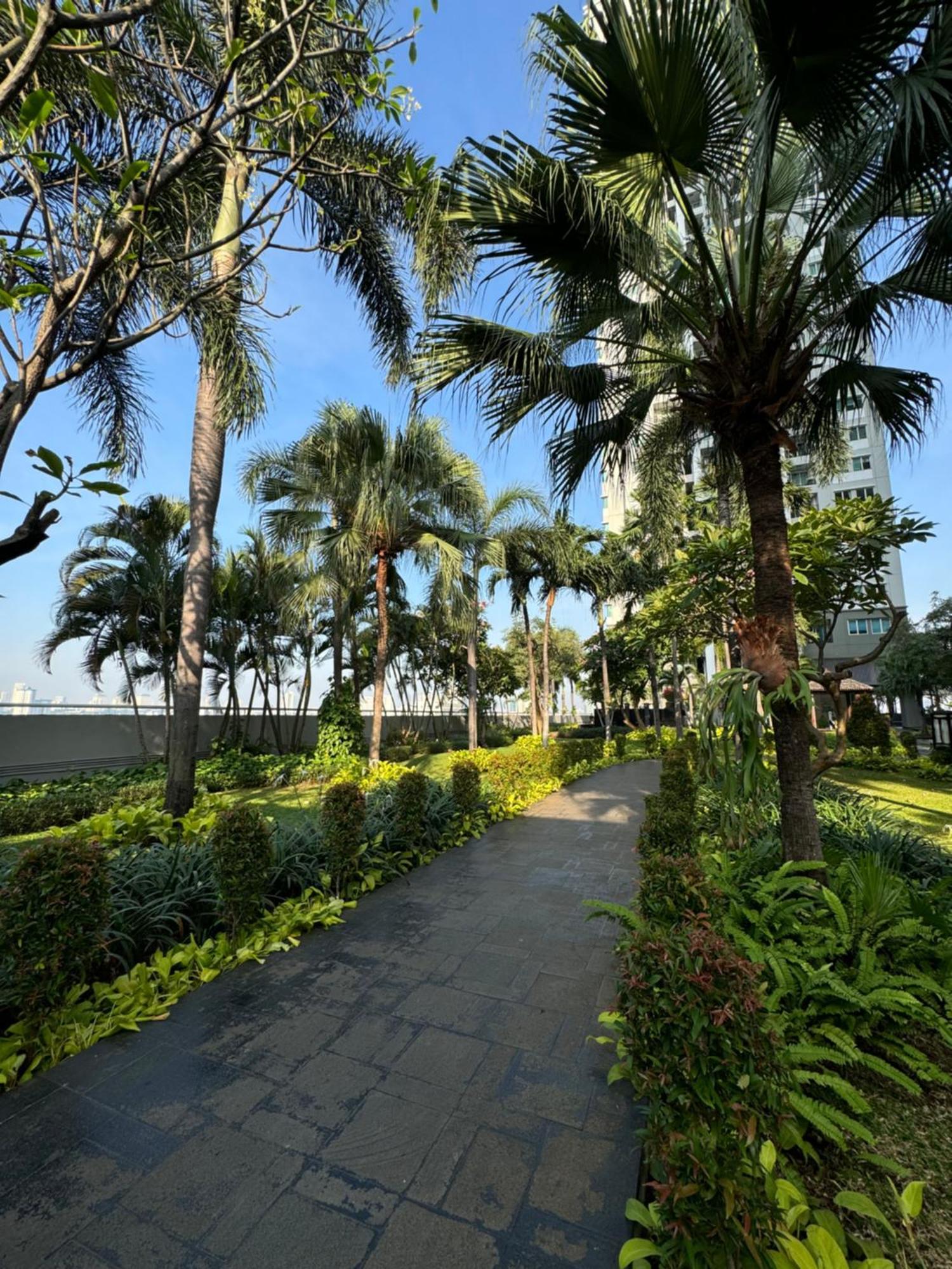 Stunning High Floor Cozy Near Grand Indonesia Apartment *